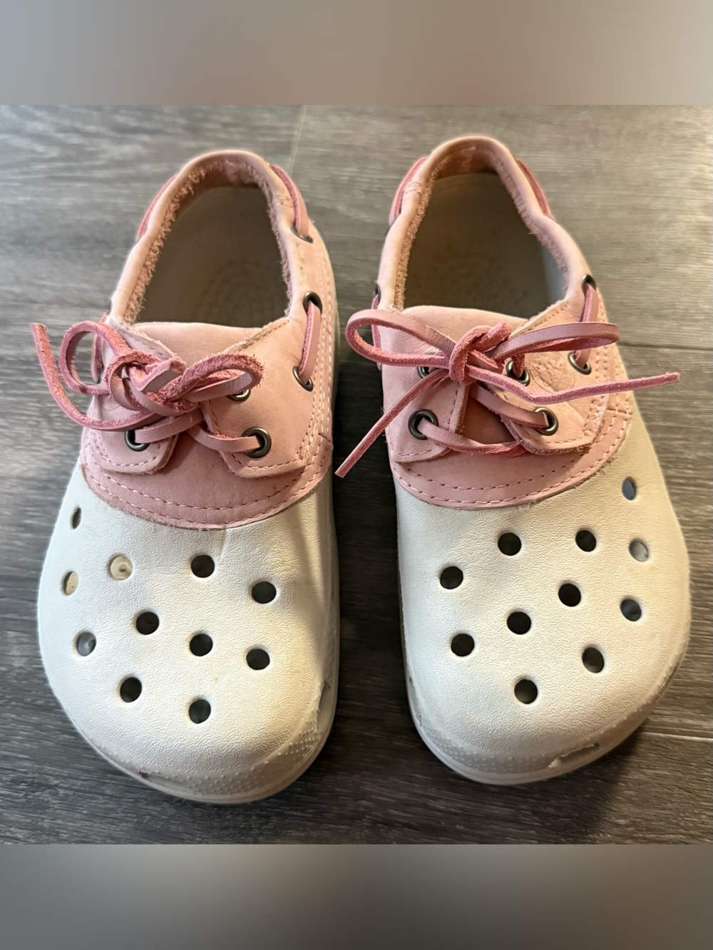 CROCS boat style shoes Womens sz 6, Mens / Youth sz 4